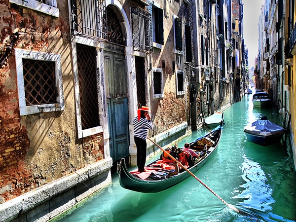 Book Venice Gondola Gondola Traditional Private Tour